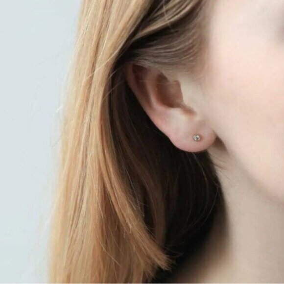 NIB Maison Miru Crystal Studs w/box - Picture 2 of 3